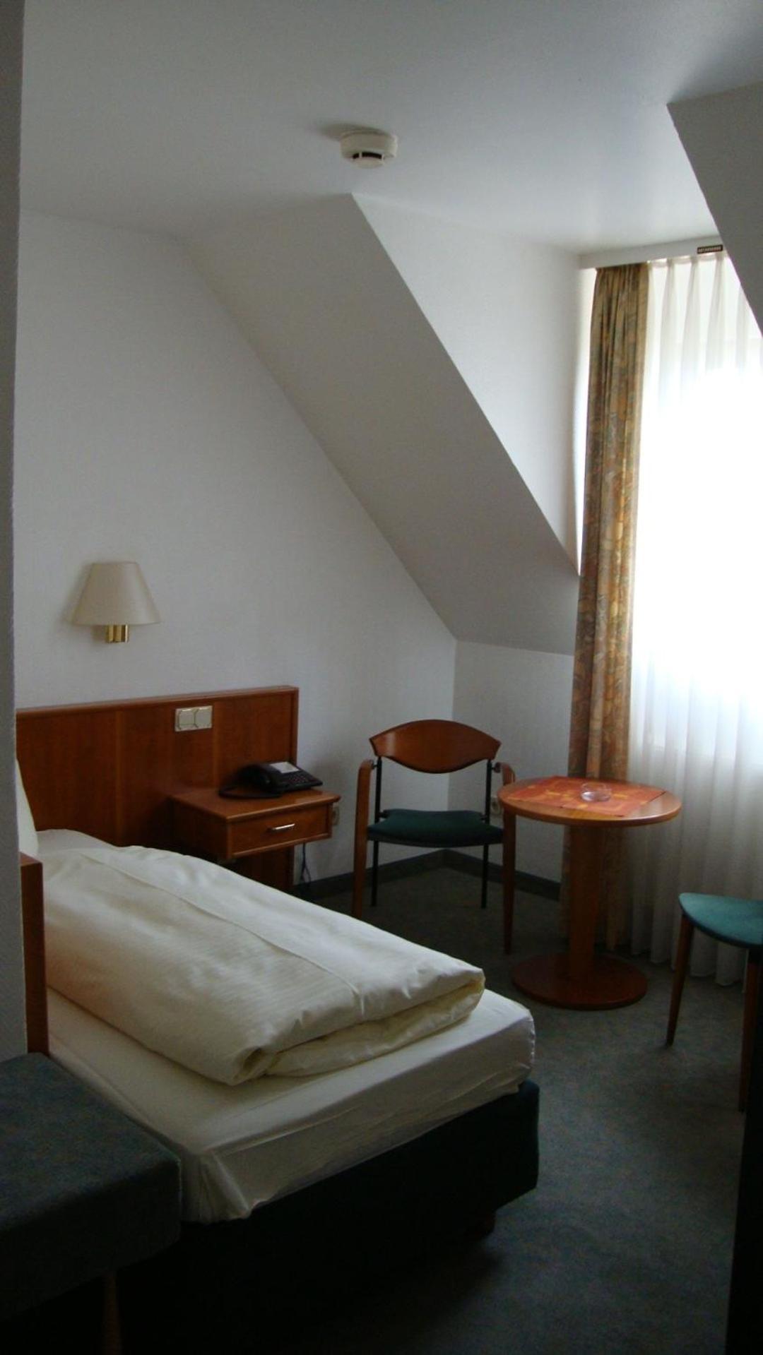 Offenthaler Hof Hotel Dreieich Eksteriør billede
